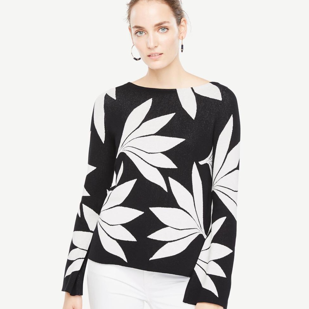 Ann Taylor Fan Floral Bell Sleeve Sweater XS